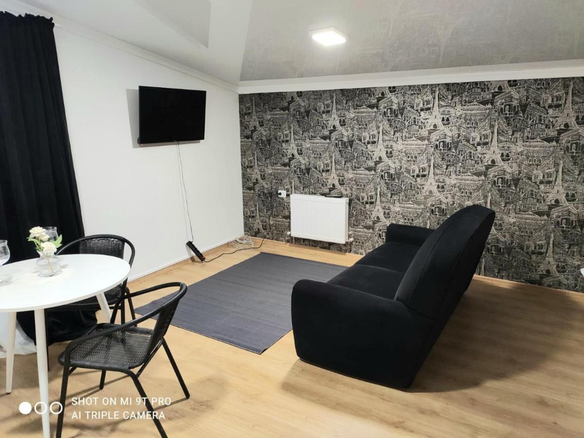 Studio In The Center City Chisinau Exterior photo